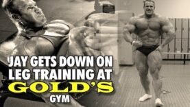 jay-gets-down-on-legs-training-at-golds-gym.jpg