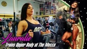 lauralie-chapados-trains-upper-body-at-golds-gym-venice.jpg